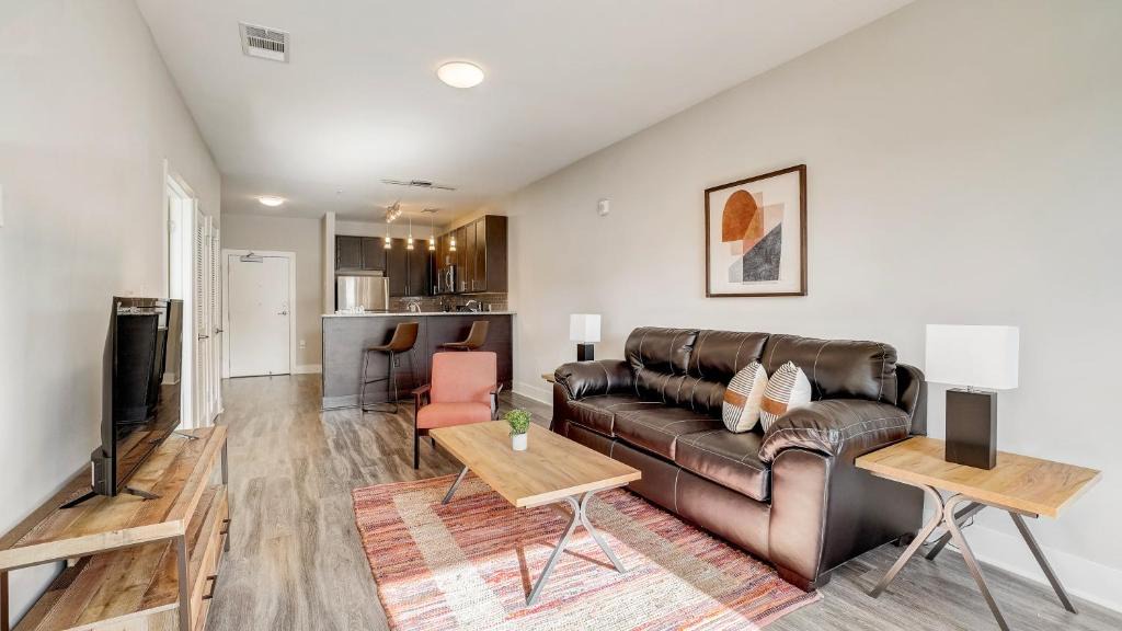 Five Points South Apartment | FRONTDESK Flats on 4th Apts Downtown Birmingham