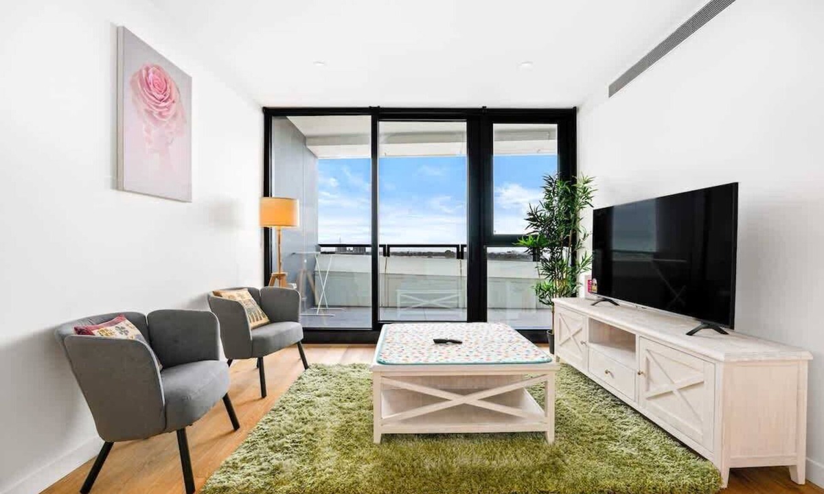 Glen Waverley Apartment | Galleria - Sleek & Sunlit Living in Glen Waverley