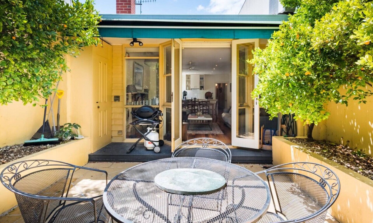 Richmond North House | Get Cozy by the Fire in the Sought-after City Suburbs