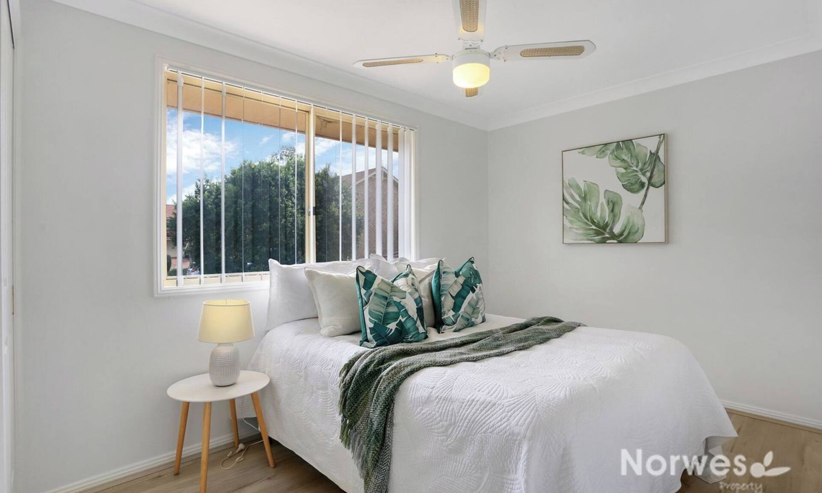 Glenmore Park House | Glenmore Park Family Holiday Home Sleeps 10 Near Blue Mountains, Penrith