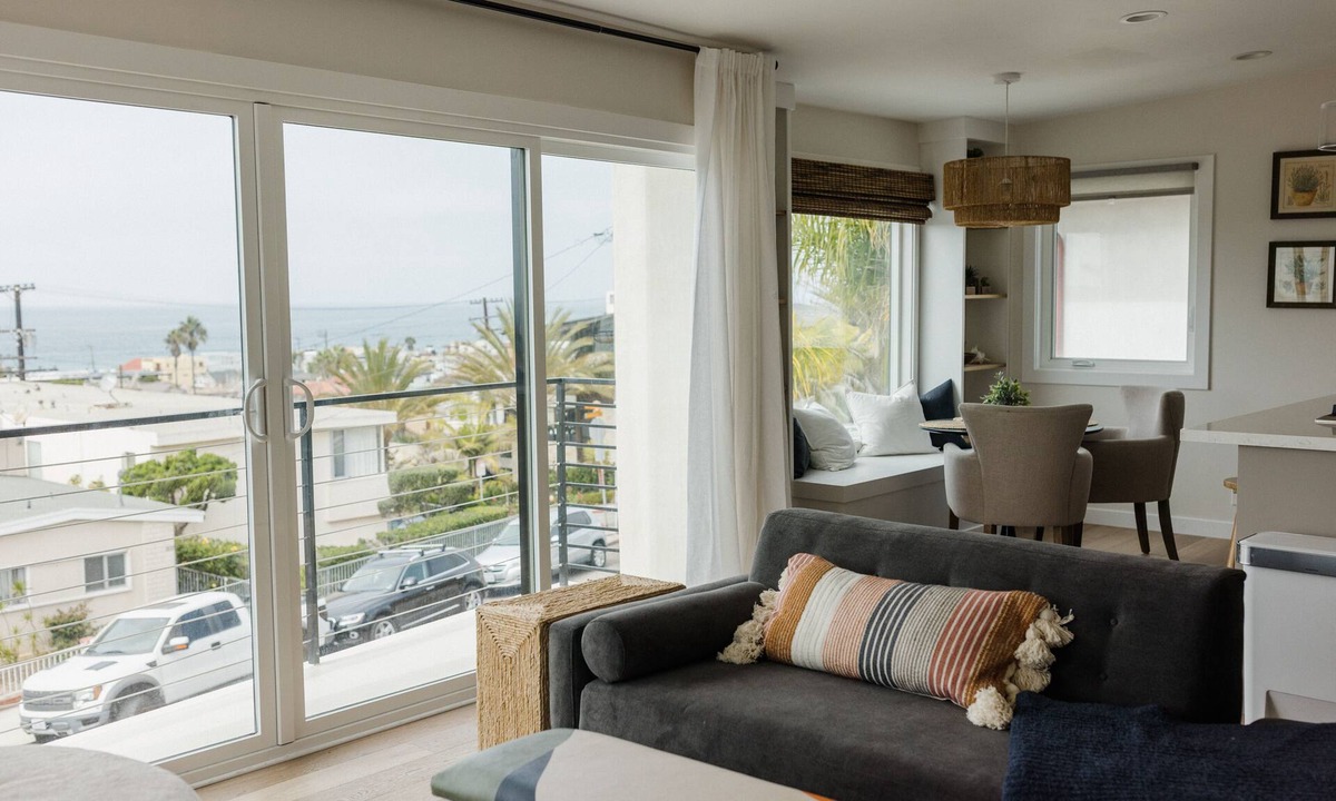Hermosa Beach House | Gorgeous Ocean View in the Heart of Hermosa Beach - 2 blocks from the beach