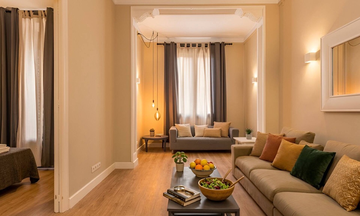 Sant Antoni Apartment | Great 5 bedroom Acomodis Apartment with 2 bathrooms in the modern L'Eixample!