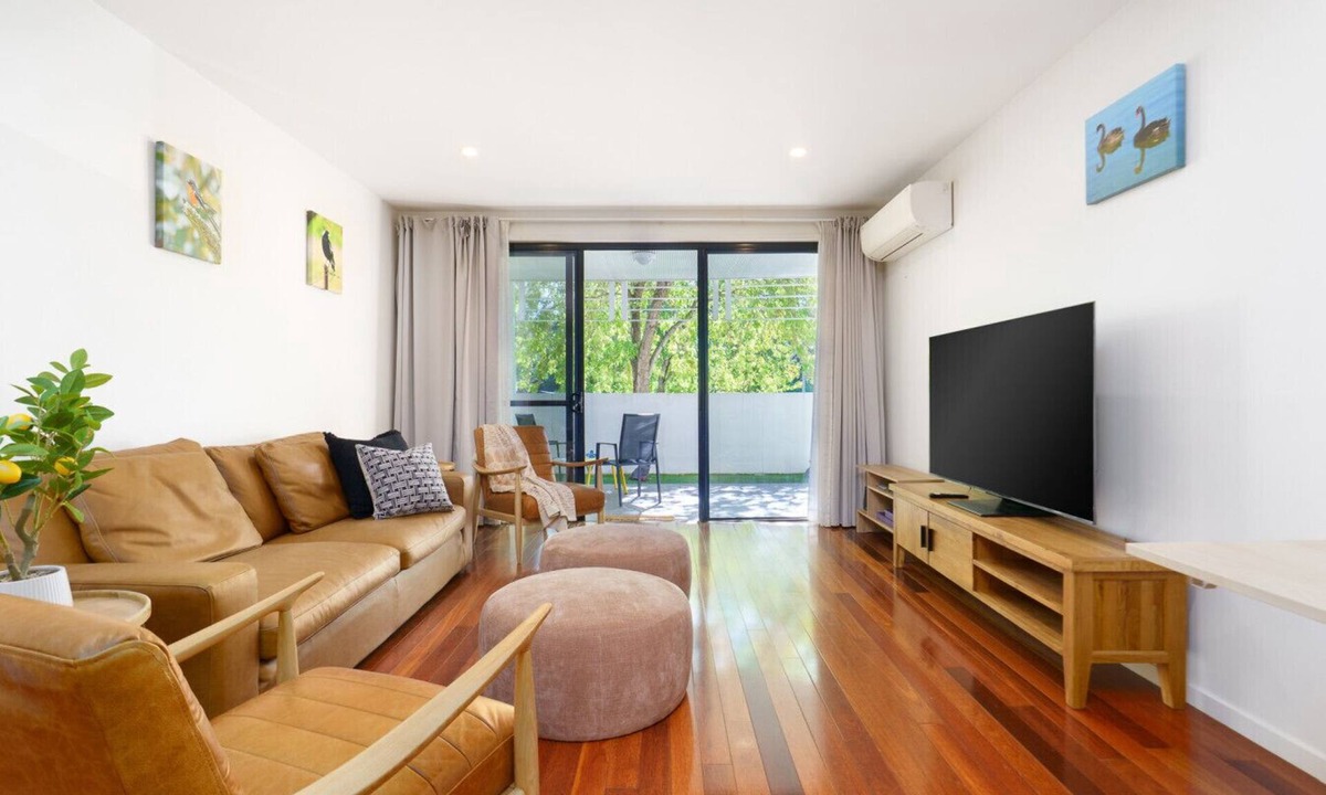 Kingston Apartment | Ground Floor Apartment with Park Views, Kingston