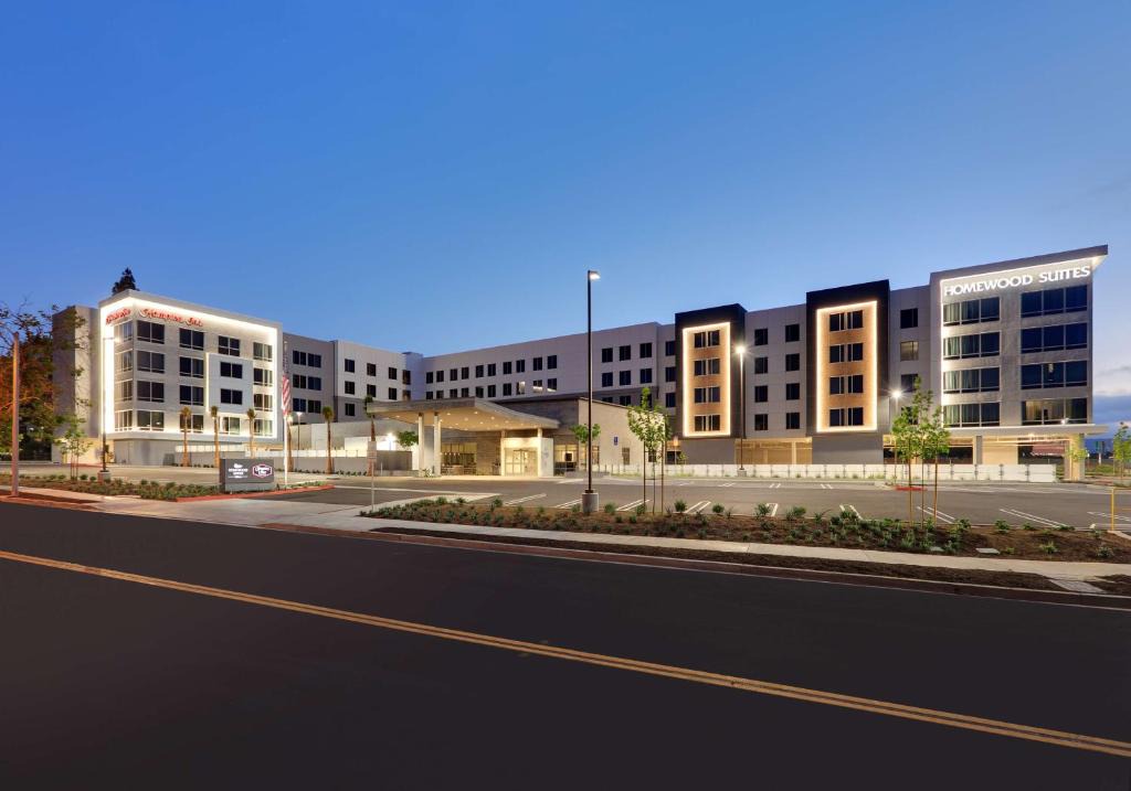 Lake Forest Hotel | Hampton Inn by Hilton Irvine Spectrum Lake Forest