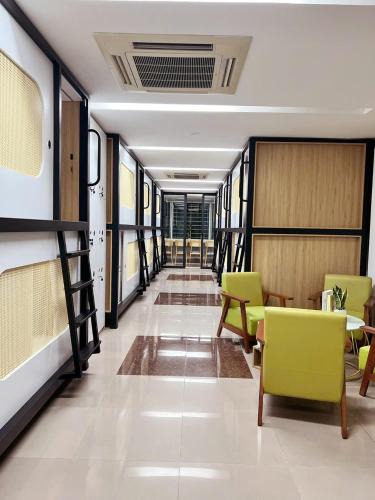Ba Dinh Hostel | Hanoi Railway Capsule Hostel