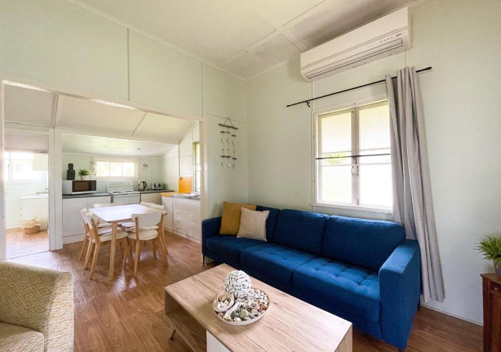 Traviston House | Happy Days - Burrum Heads- Close to Boatramp- 2BR