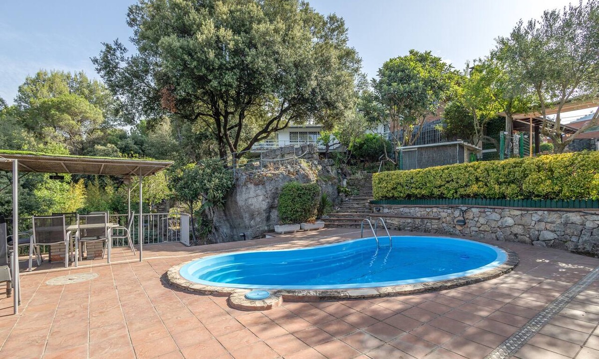 Seva House | Holiday Home 'Roques Brunes - Seva' with Mountain View, Wi-Fi and Air Conditioning
