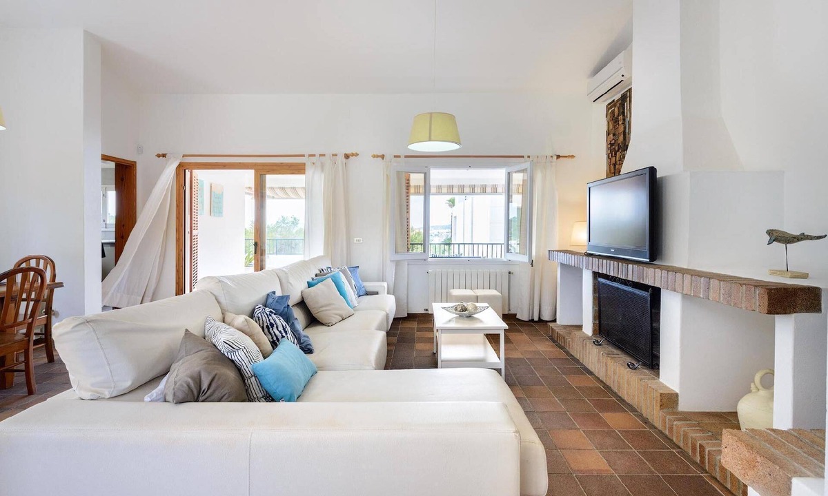 Puig Manya House | Holiday house Roca Llisa for 1 - 8 persons with 4 bedrooms - Holiday home