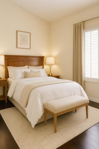Melrose Apartment | Hollywood Hills, Near Griffith Park - Family-Friendly 2BR