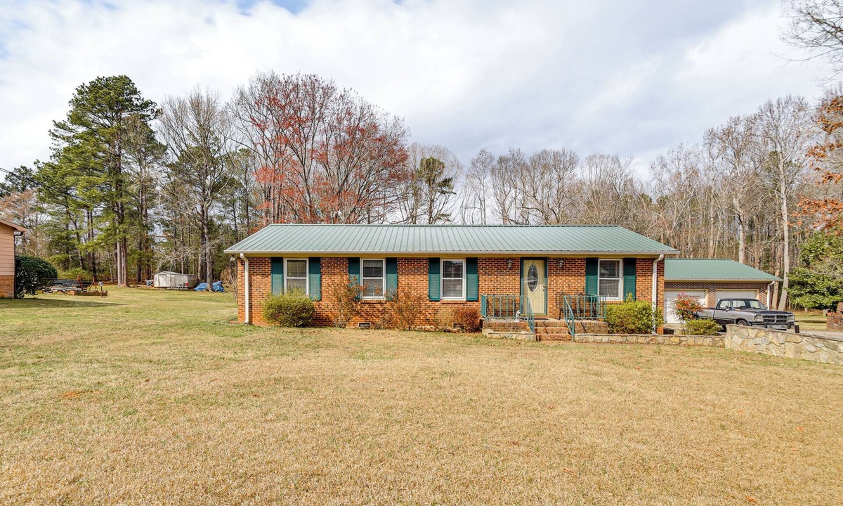 Wise House | Home Near Lake Gaston & Kerr Lake: 2 Private Acres