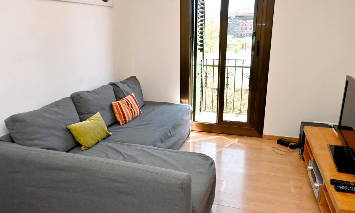 La Nova Esquerra de l'Eixample Apartment | Homenfun Barcelona Plaza España