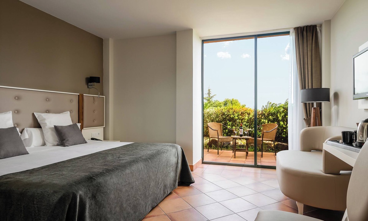 Navata Hotel | Hotel TorreMirona Golf & Spa