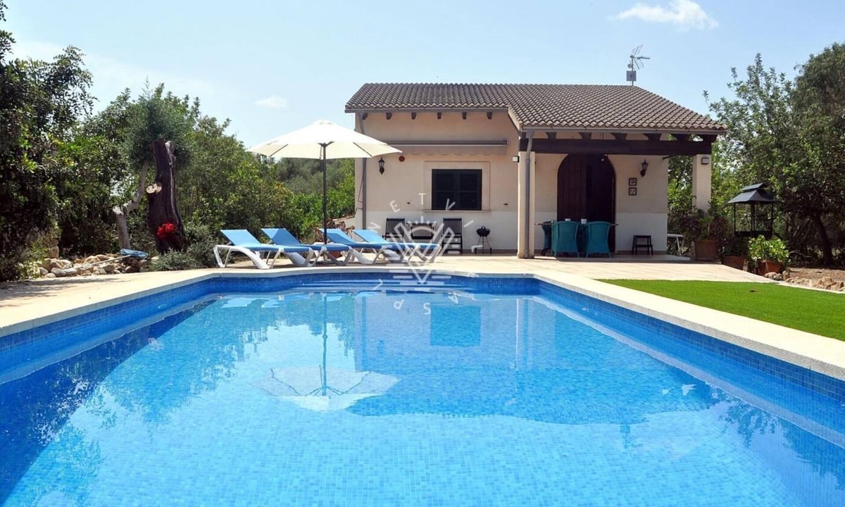 Campanet Cottage | House with pool and mountain views