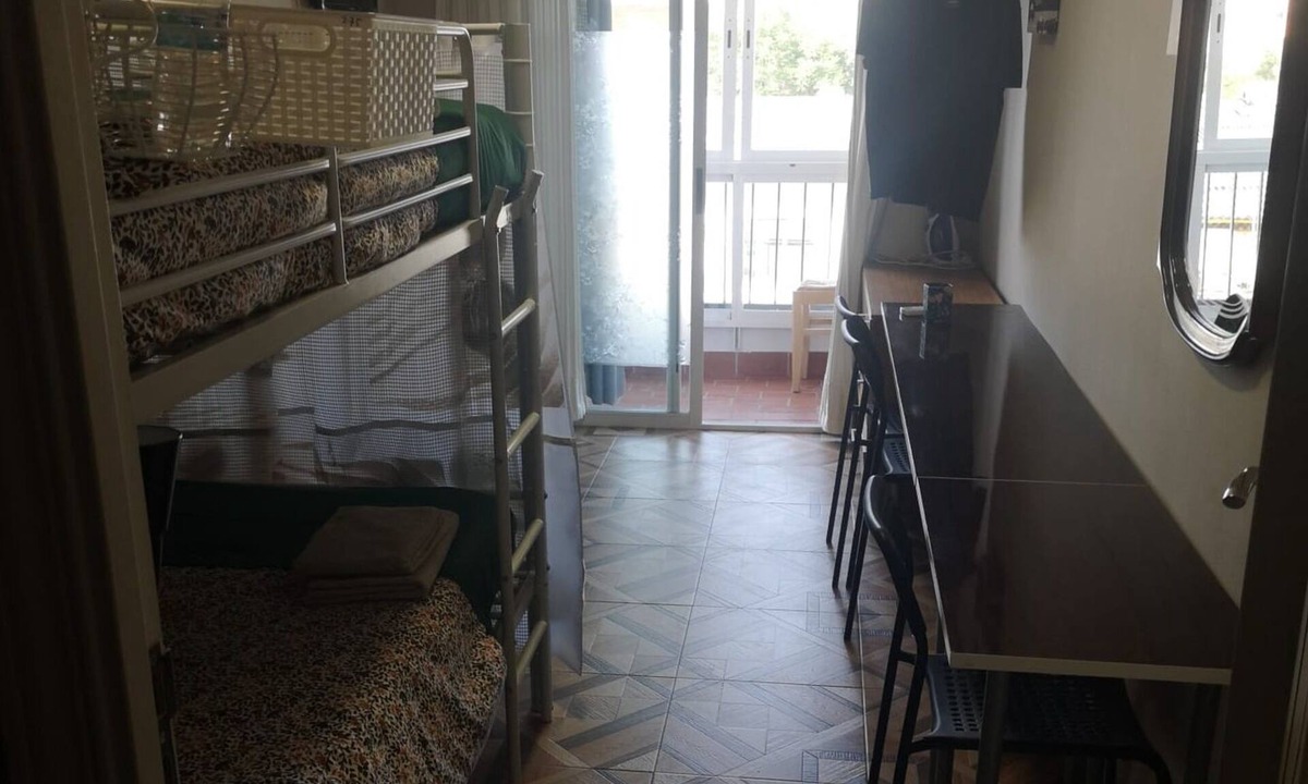 Valdeolleros Condo | Housing Groups, Alojamiento Grupos