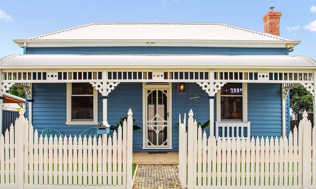 North Bendigo House | Iconic Renovated Period Home - Modern Upgrade & Close to CBD/Everything