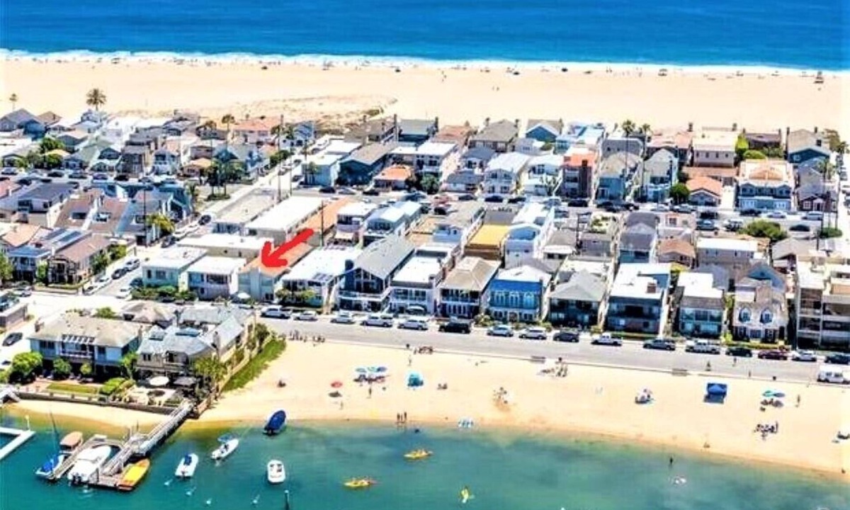 Balboa Peninsula House | Ideal Mid-Peninsula - 2BR/2BA with Harbor & Beach Views - Monthly & short term