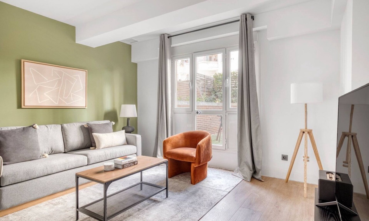 El Viso Apartment | Immpecable Chamartín 1BR w/terrace, by Blueground