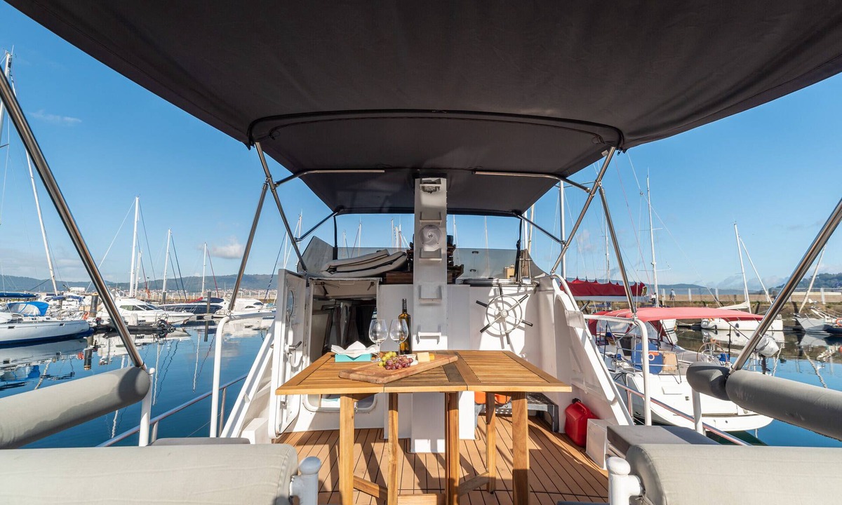 Vigo Boat Rental | Impresionante Patrullera