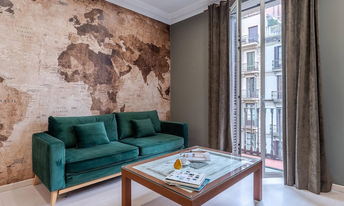 Eixample Apartment | In the heart of Eixample, in a pedestrian area, ideal for families.