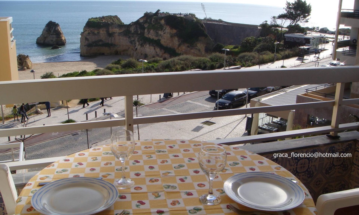 Praia da Rocha Apartment | In the front line T1 with garage and Wifi 1980/AL