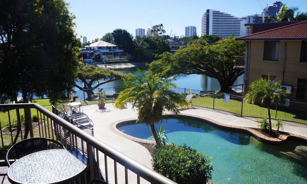 Broadbeach Waters Apartment | Jadon Place