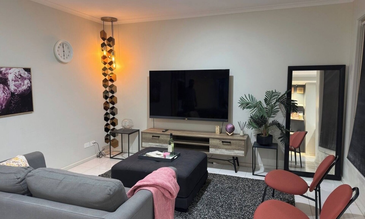Paralowie House | KozyGuru | 3BR Retreat to ADL and Barossa in 40m
