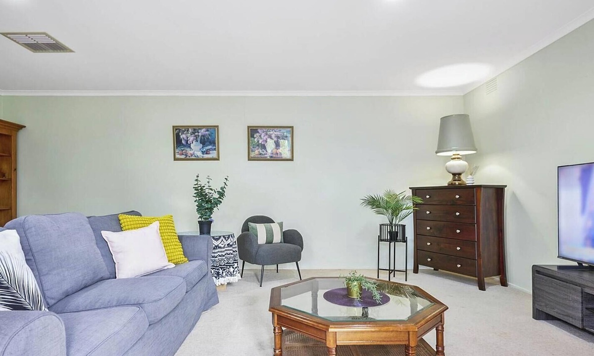 Glen Waverley House | KozyGuru | Glen Waverley | Quiet Home Near Park