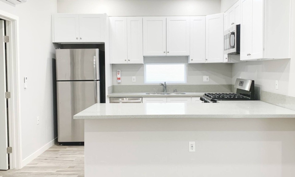 East Hollywood House | Ktown Furnished 5 Bedroom Townhouse