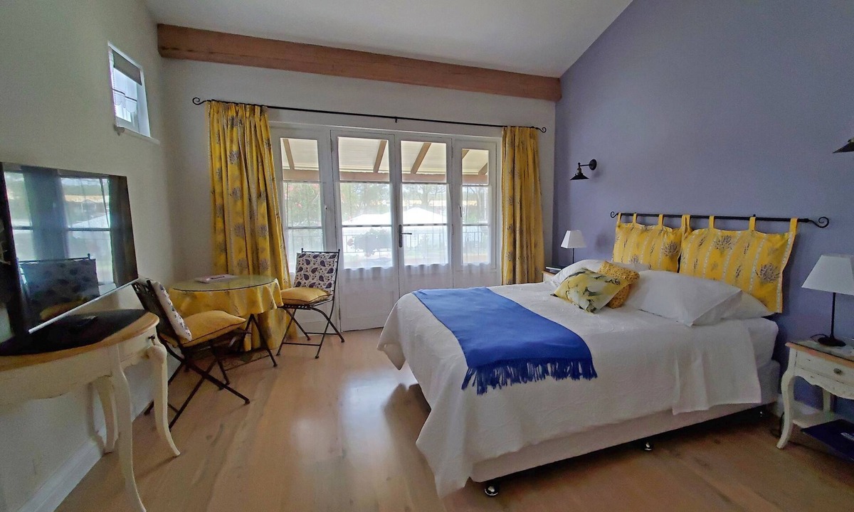 Nelson Bay Bed & Breakfast | L'Olivette B&B Lavender Room. For 2 Adults Only. Unsuitable for Children.