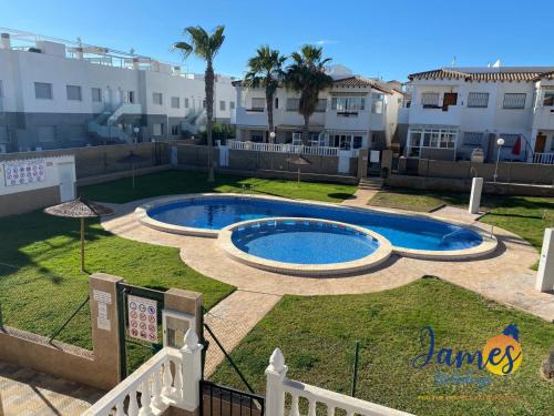 Orihuela Costa Apartment | La Cinuelica R3 first floor southerly apartment comm pool L334