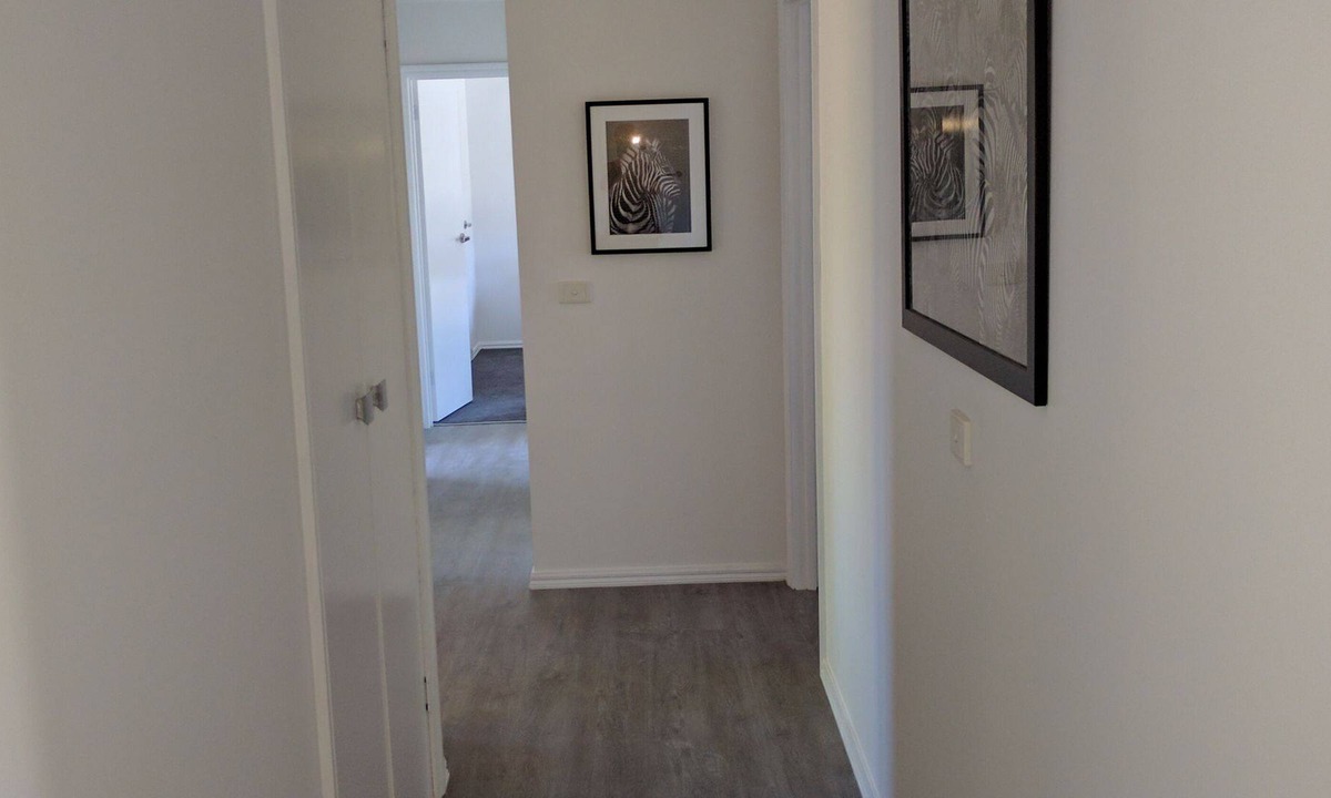 Lake Wendouree House | LAKE TOWNHOUSE - On Lake Wendouree, Walk to beautiful Botanical Gardens