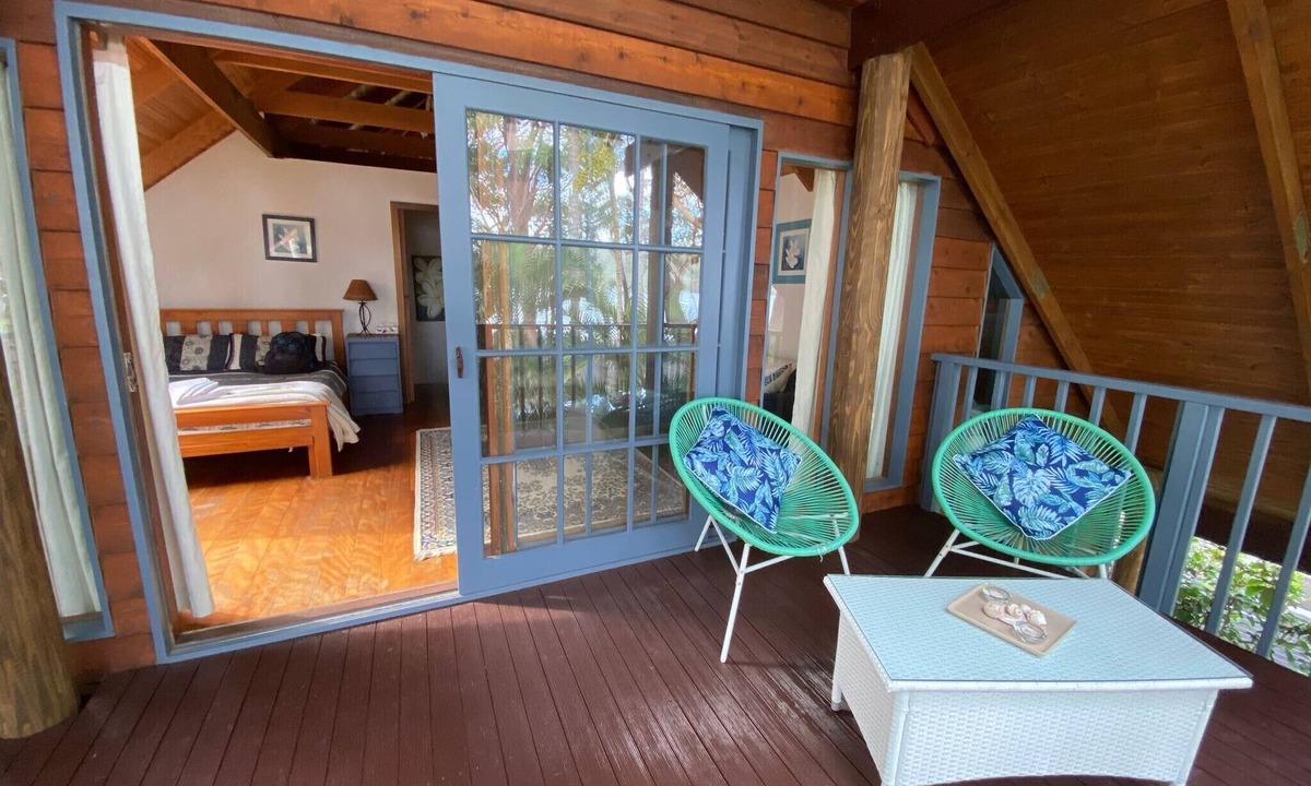Smiths Lake House | Lakefront Home - Romantic Couples Getaway