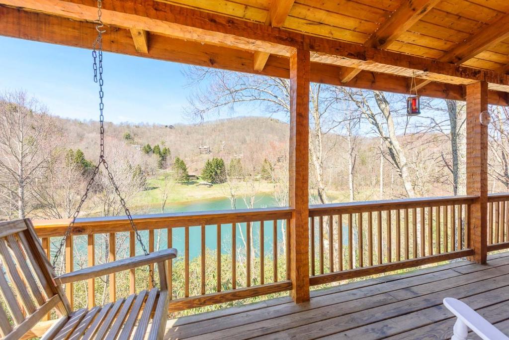 Seven Devils House | Lakeside at Hawksnest