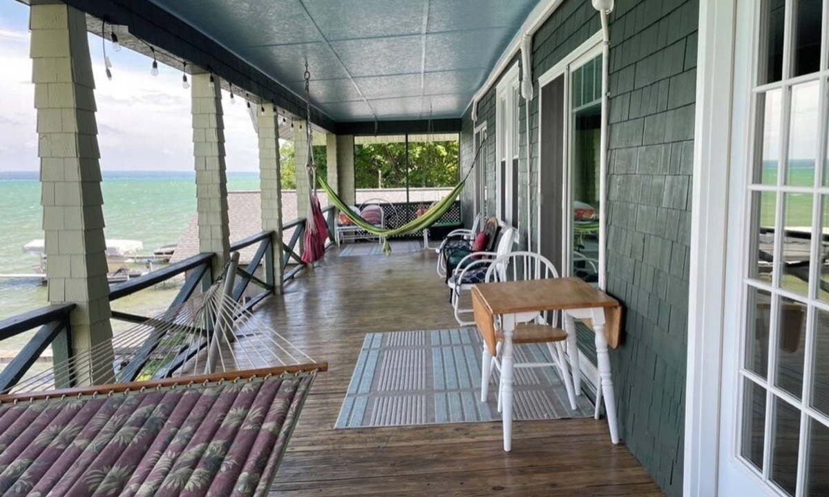 Sennett House | Lakeside Cottage in Historic Seneca Falls