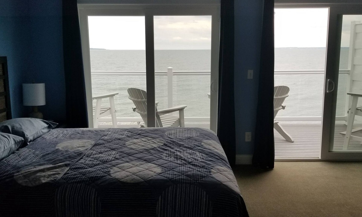Put-in-Bay Condo | Largest Waterfront Condo On Pib With Over 2000 Square Feet