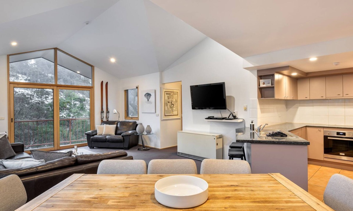 Thredbo Apartment | Lhotsky 4 -3 bedroom and loft apartment in the heart of Thredbo