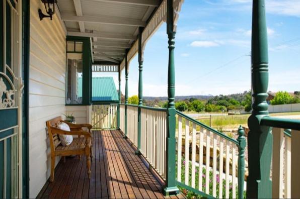 Castlemaine House | Lilydale Lodge - Shared