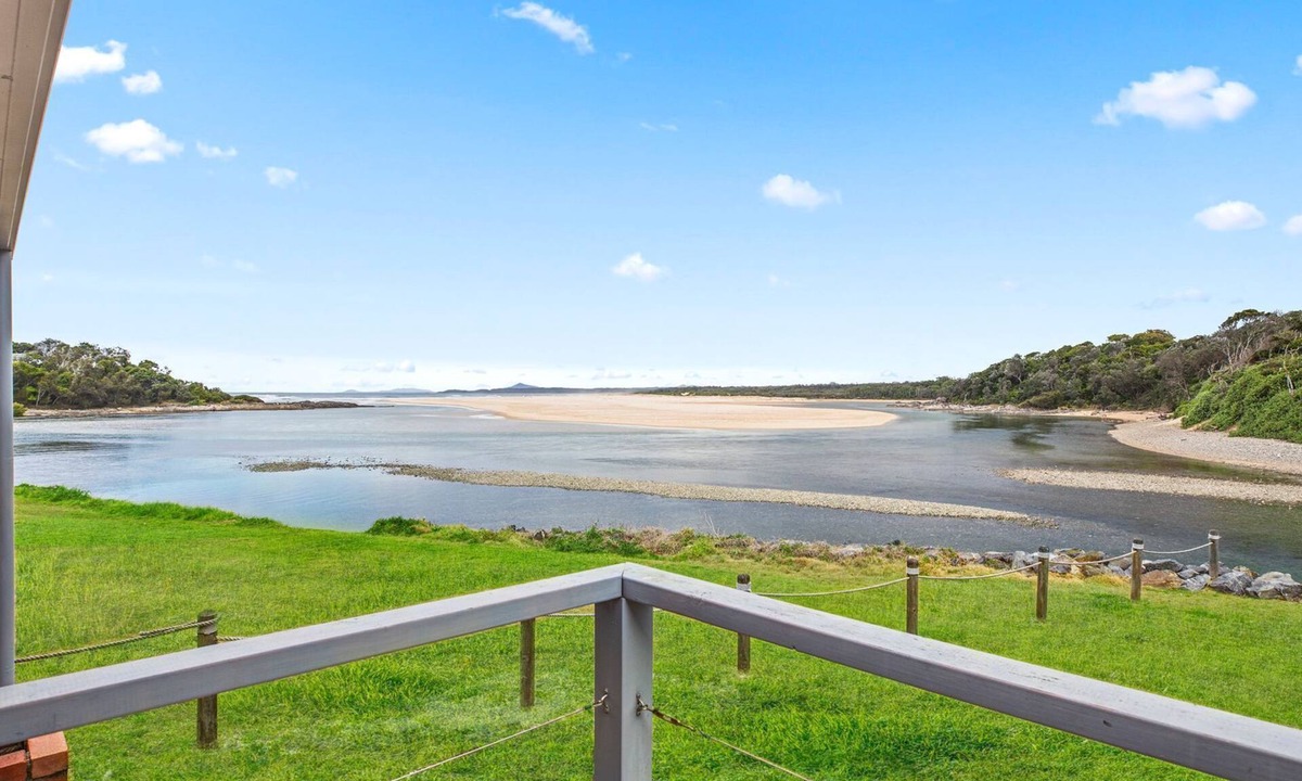Sawtell House | Lobster Cottage - best view in Sawtell with charm