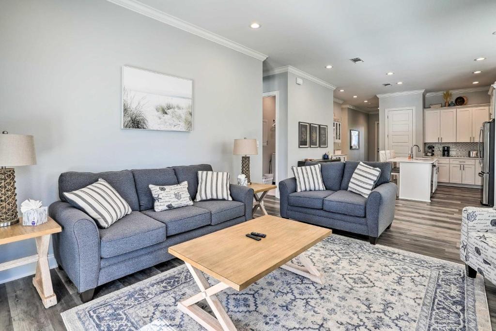 Long Beach House | Long Beach Getaway with Decks and Ocean Views!