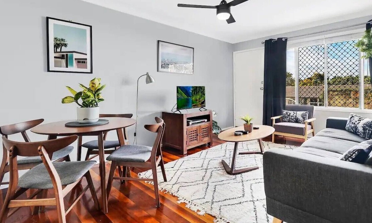 Annerley Apartment | Look no further than this stunning 2BR property in the heart of Annerley, QLD.
