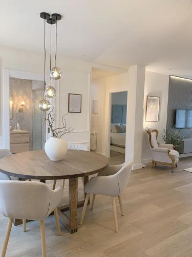 Distrito Llano Apartment | Lujoso apartamento boutique a estrenar con parking gratis