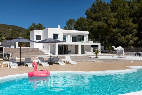 Sant Josep de sa Talaia Villa | Luxe Minimalistic Large Villa Near Airport & Bossa Beach