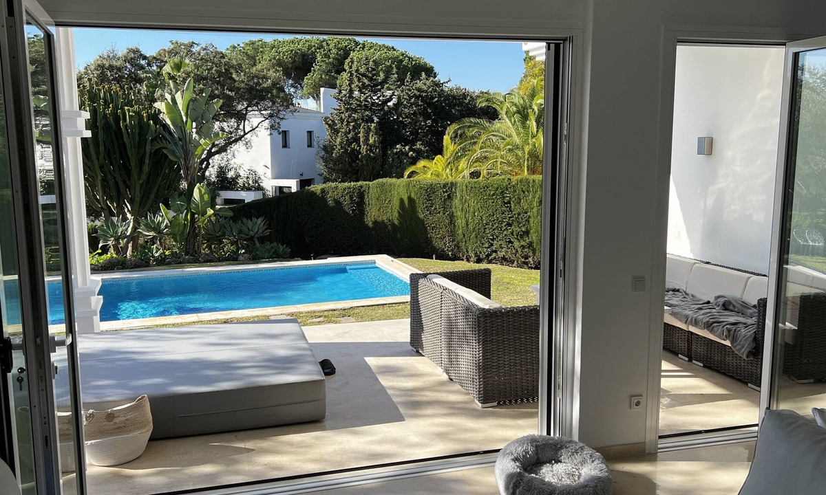 Urbanizacion Hacienda las Chapas Villa | Luxurious sea view villa for 6 people, 1km from the beach