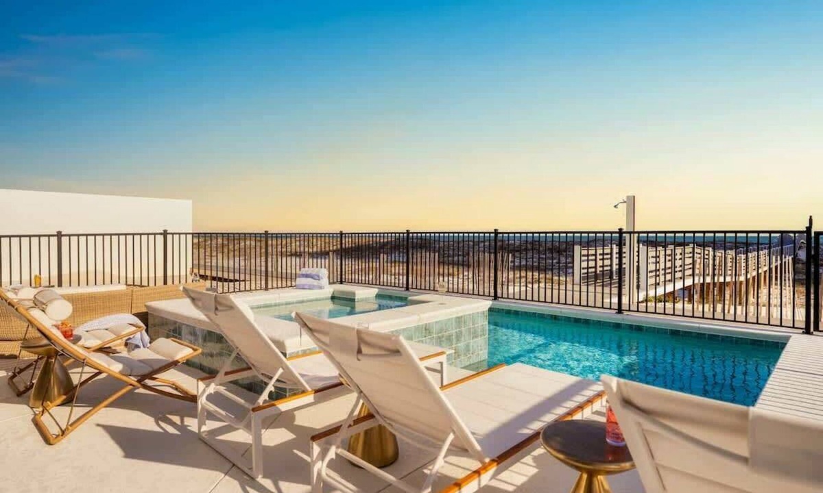 Ono Island House | Luxury Beachfront/Pool/Elevator/Sleeps 16