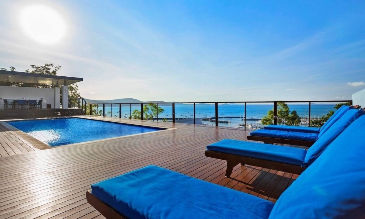 Airlie Beach House | Luxury Family Escape with Stunning Ocean Views & Huge Pool
