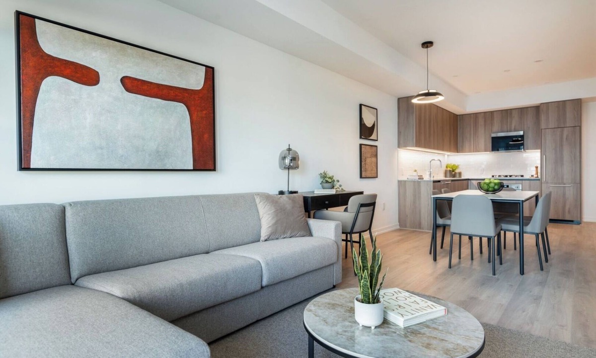 Melrose Condo | Luxury Living in Level Hollywood - Furnished Suites for 30+ Night Stays!