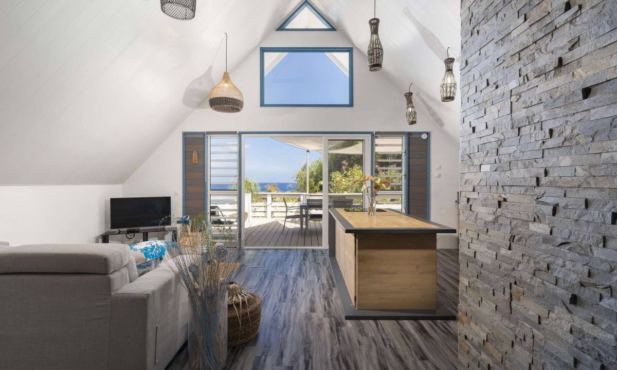 Punaauia Apartment | Maruapo Lodge · Ocean View Bungalow in Punaauia, Tahiti