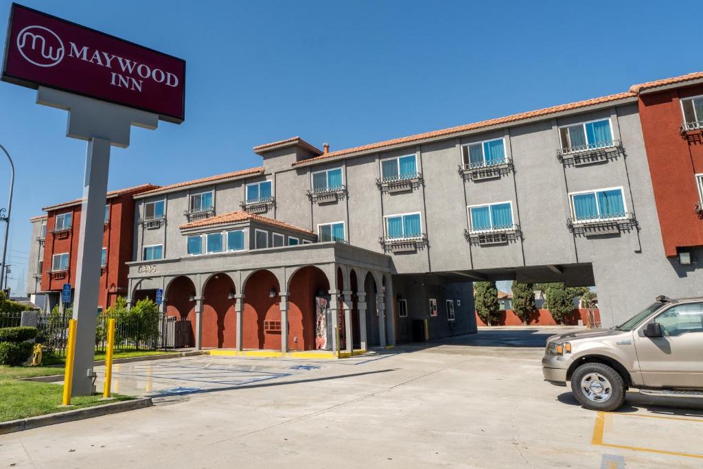 Maywood Hotel | Maywood Inn