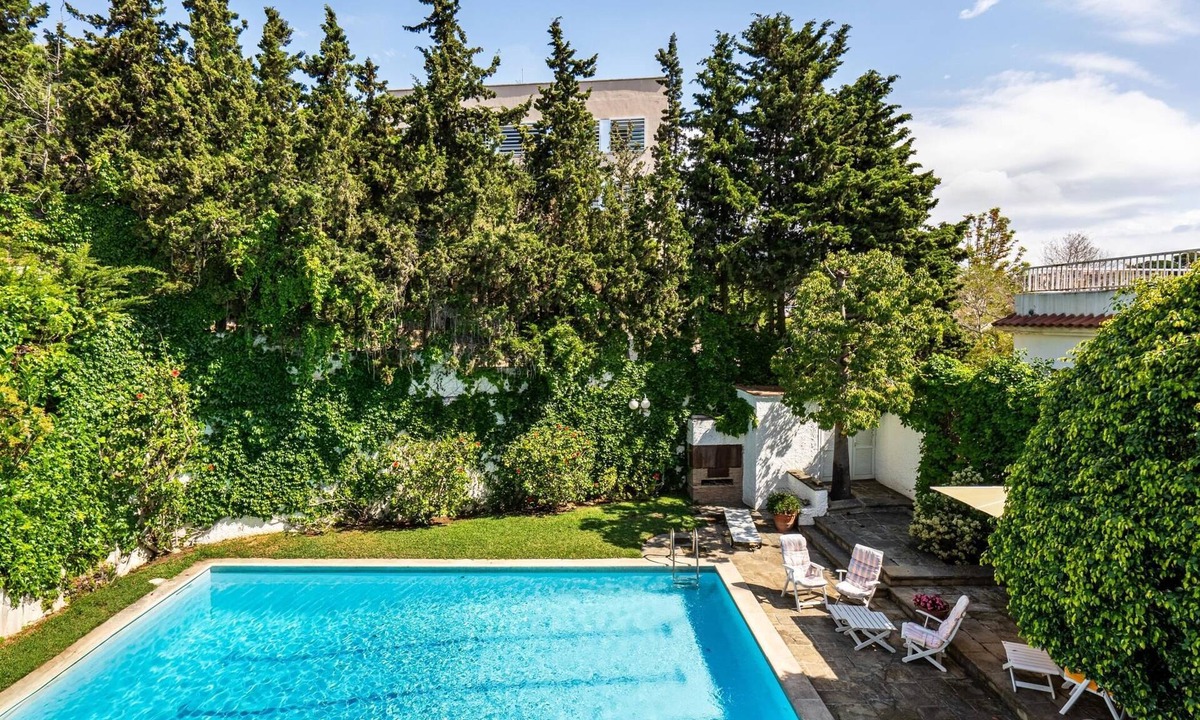 Masnou Villa | Mediterranean house with private garden and pool