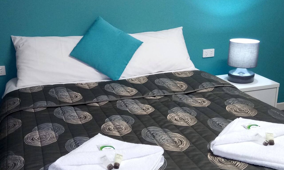 Mount Muirhead Hotel | Millicent Motel